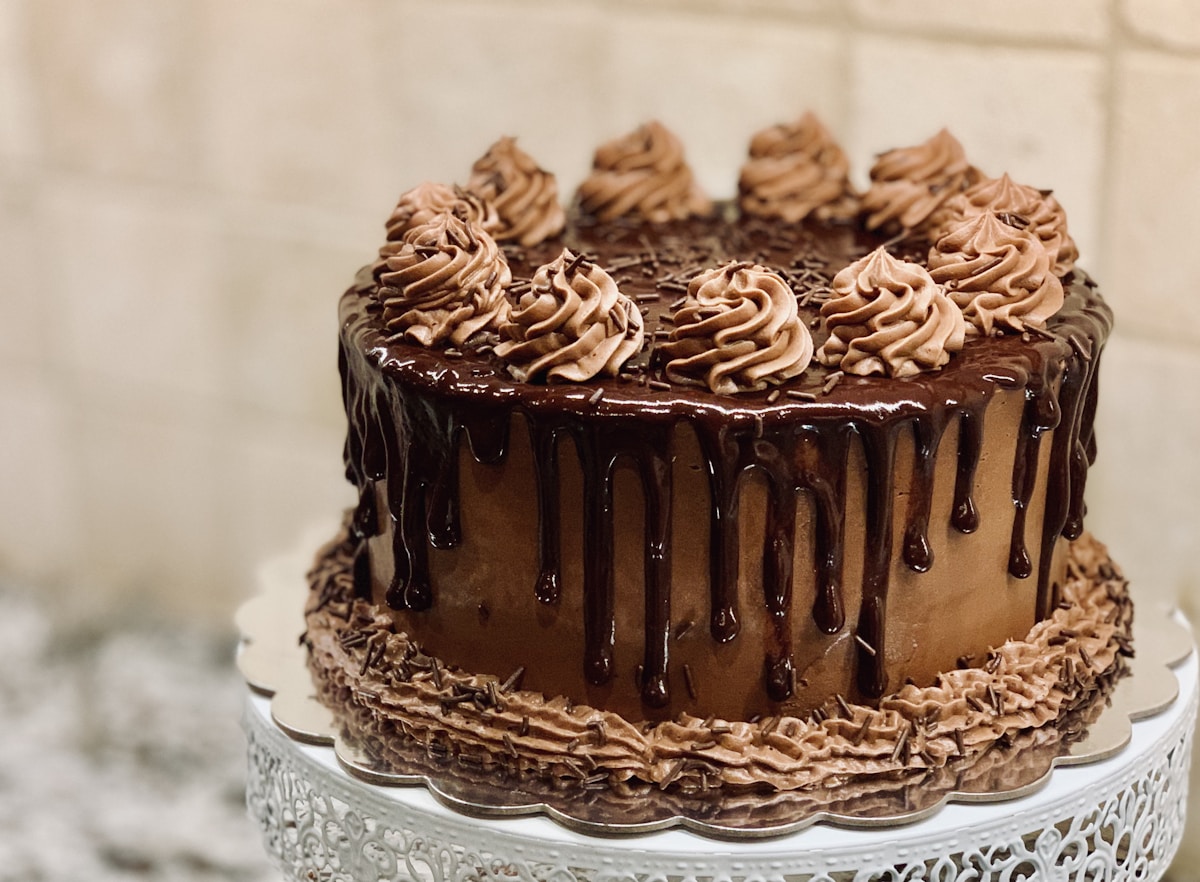 Reel mockup com bolo e chocolate gourmet